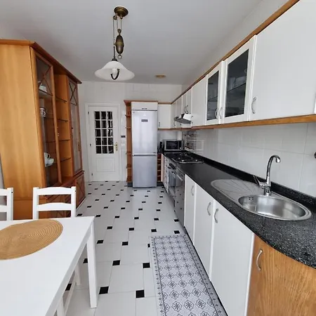 Apartamento Piso De 3 A 3 Minutos De La Playa. *